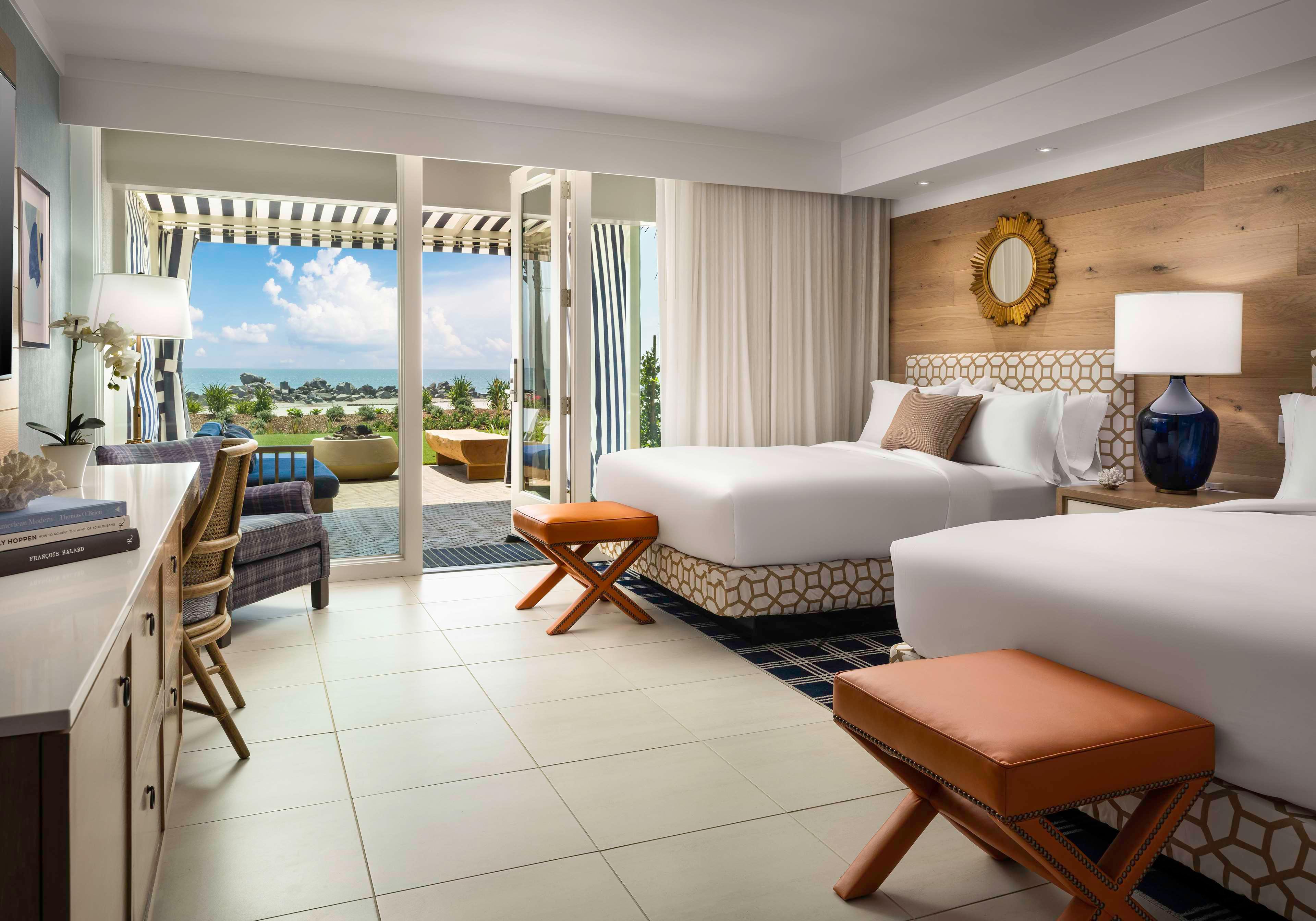 Club, Cabana, 2 Queen Beds, Beach Front, Accessible