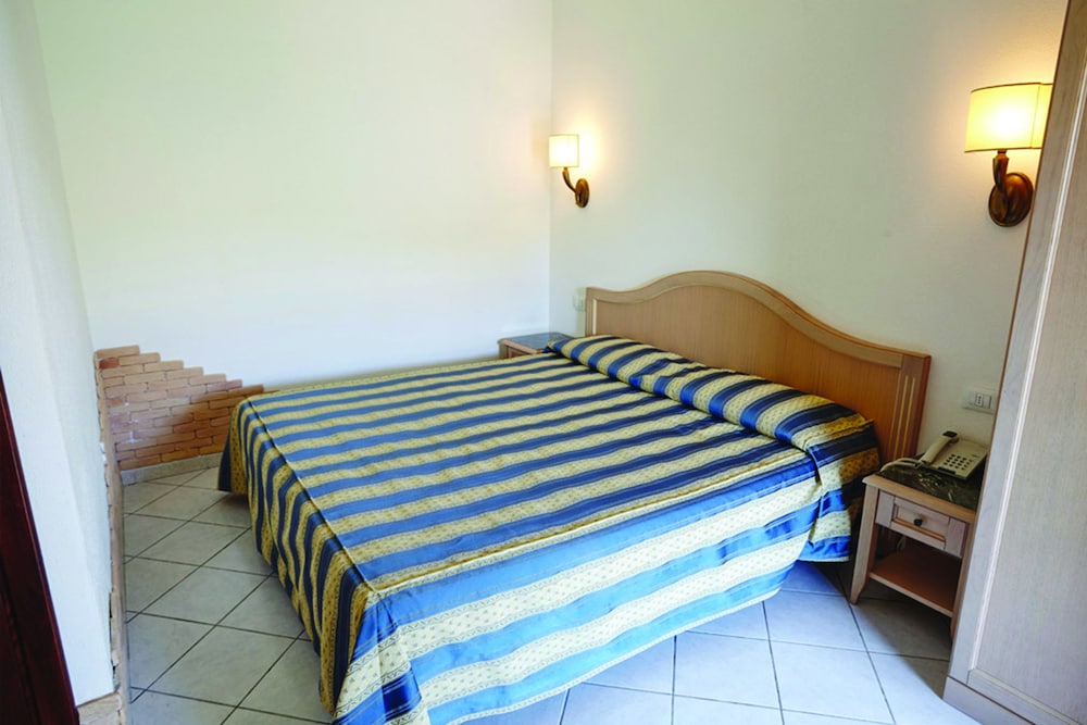 Hotel Cala Mirto 15/66
