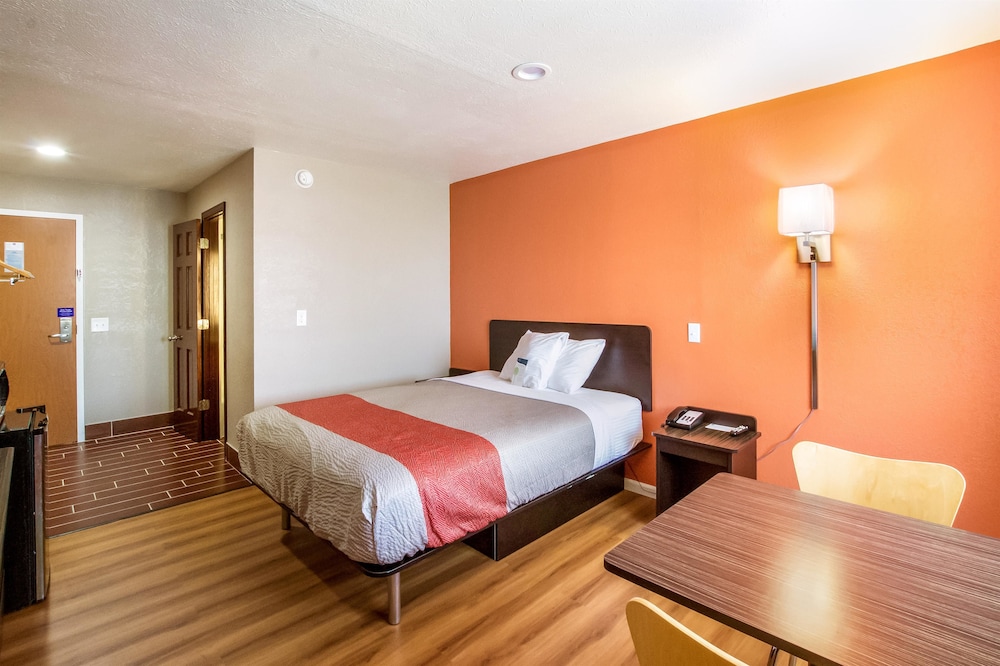 Motel6 Rossford, OH 27/54