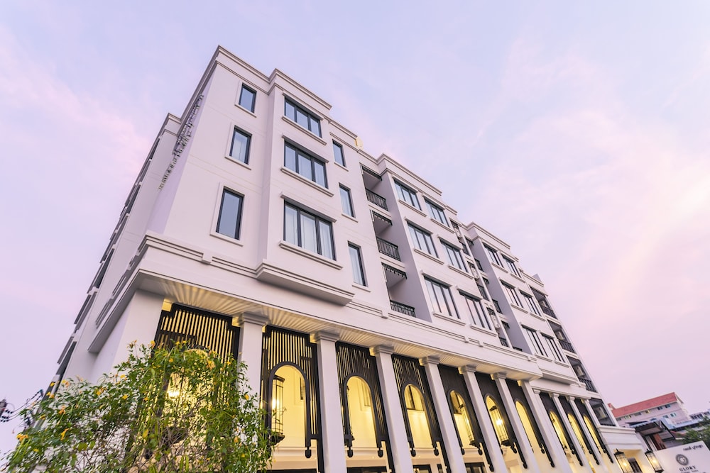 Glory Boutique Suites 3/50