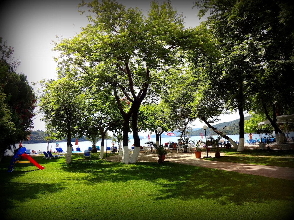 Avra Beach Hotel 35/55