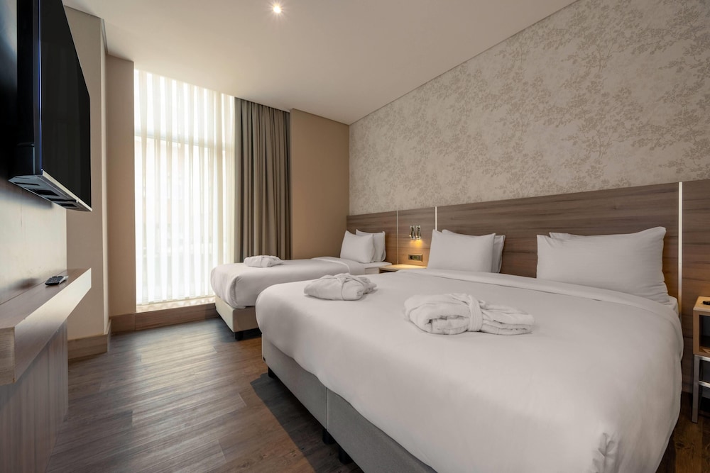 Suite, King Bed
