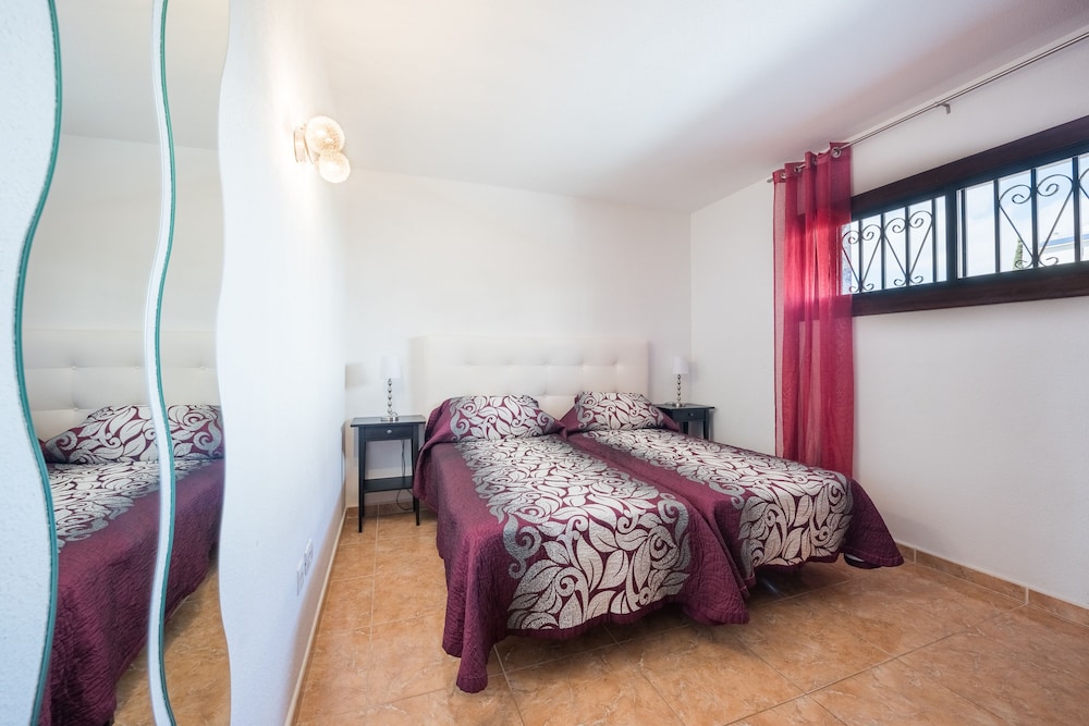 PALOMA BEACH APARTMENTS 18/57