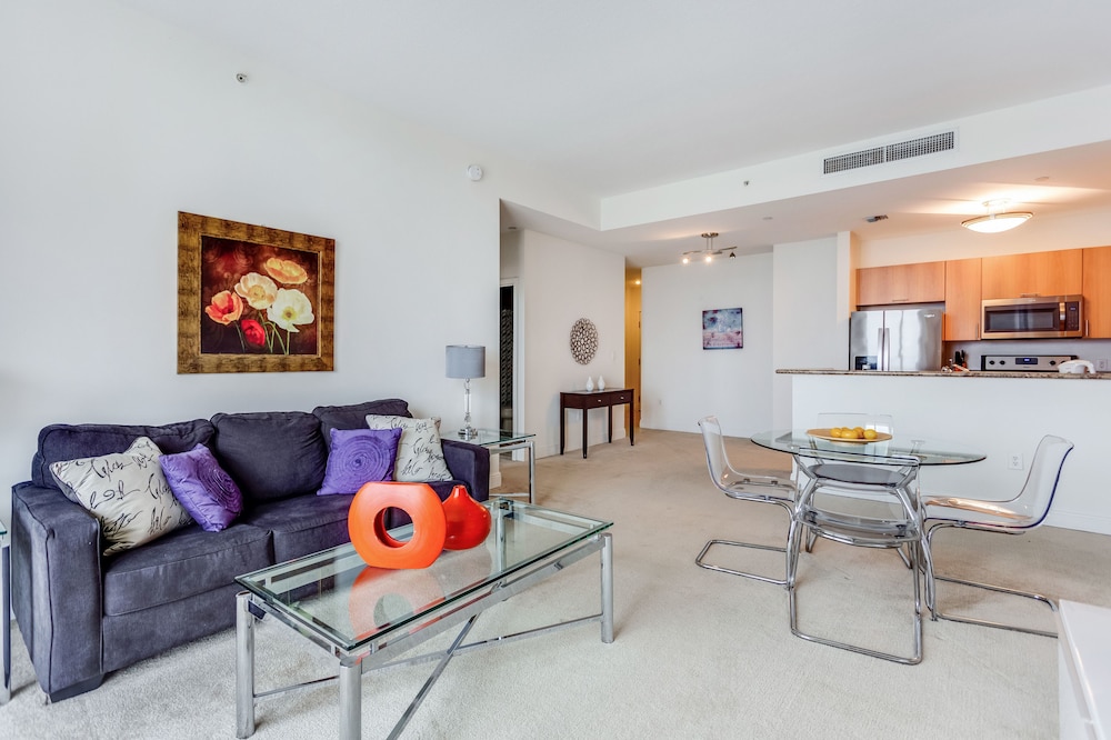 Towers of Dadeland by Miami Vacations 30/60