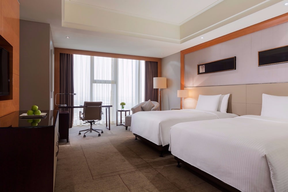 DELUXE, TWIN BEDS