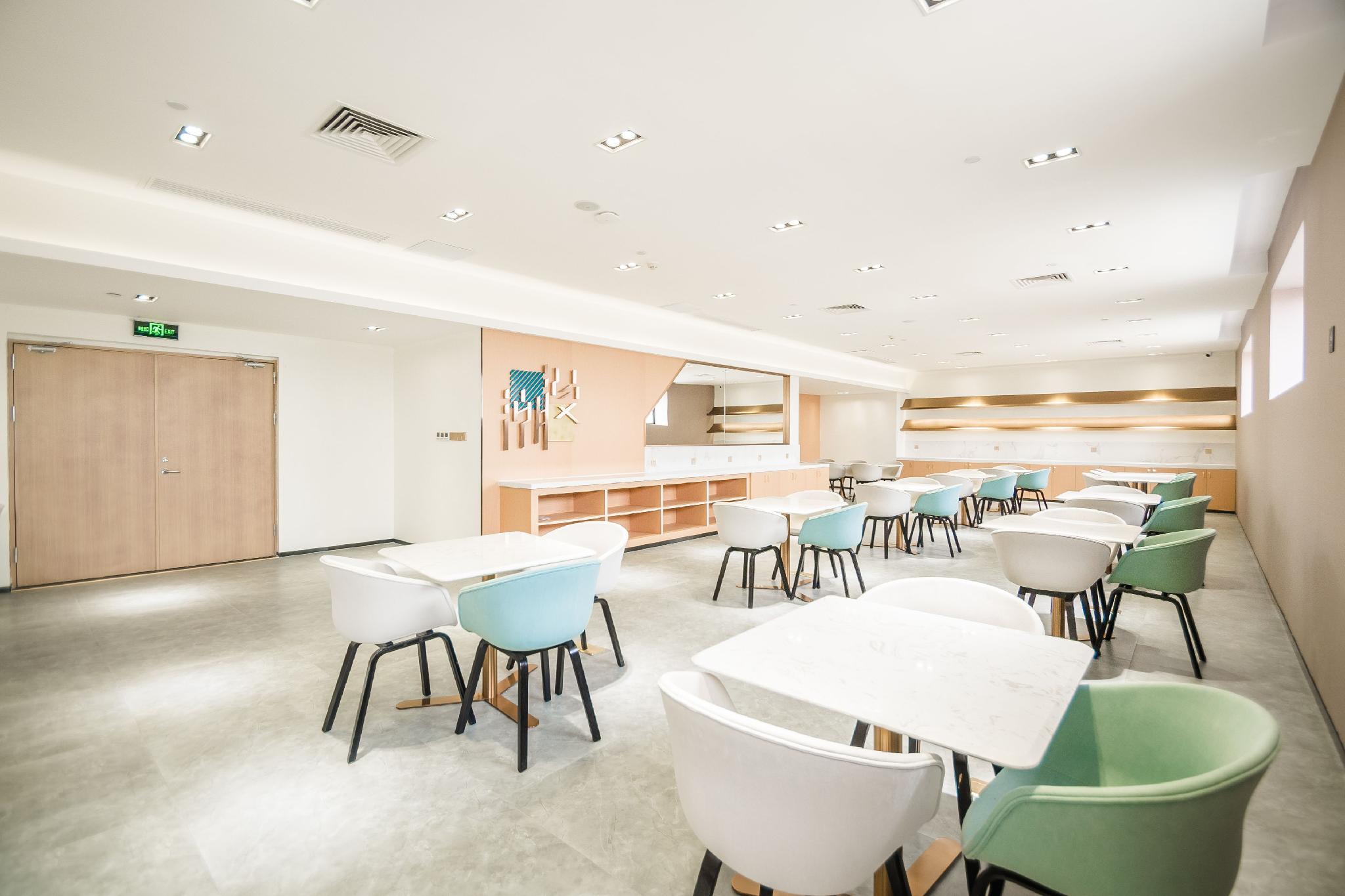 CHEERMAY HOTELS (Shenzhen Baoan Daqianli Pingzhou Subway Station) 24/28