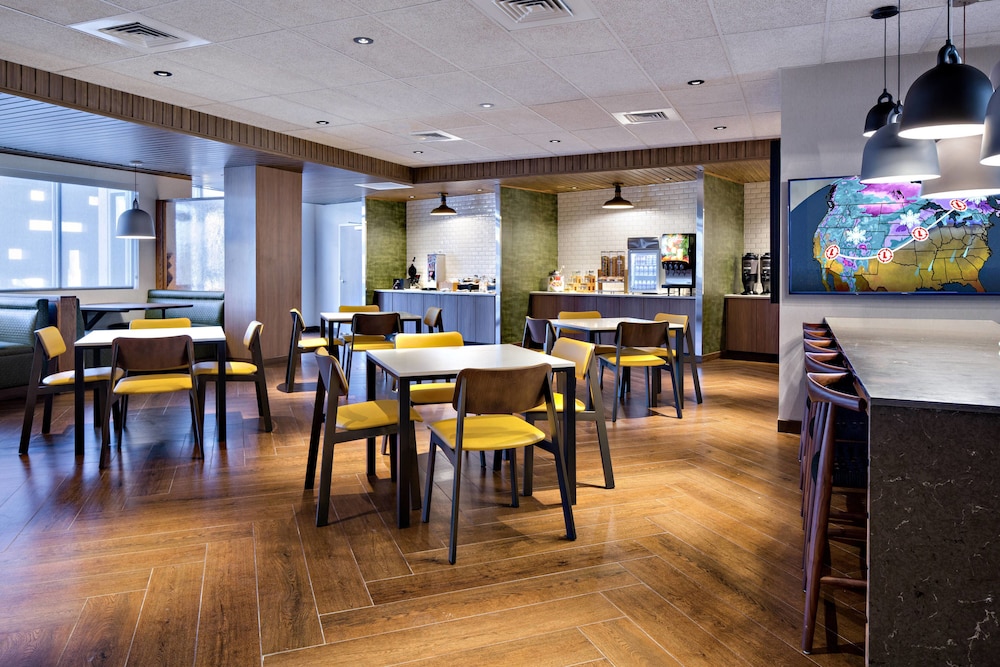 Fairfield Inn & Suites By Marriott Fayetteville 14/18