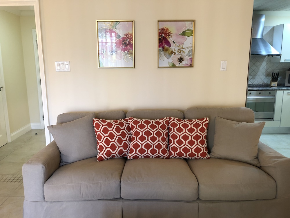 White Sands Beach Condos 22/50