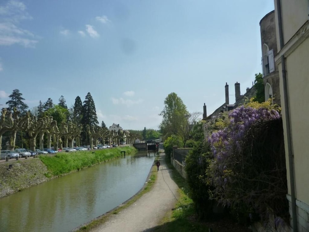 BRIT HOTEL MONTARGIS - LE RELAIS DU MIEL 39/39