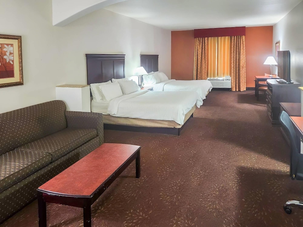 Suite, 2 Queen Beds, Accessible