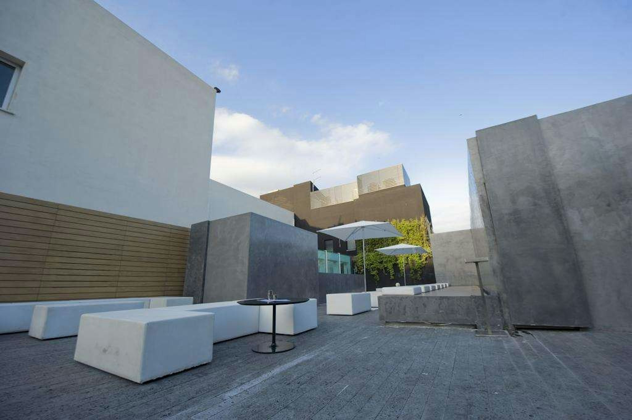 Romano House 66/69