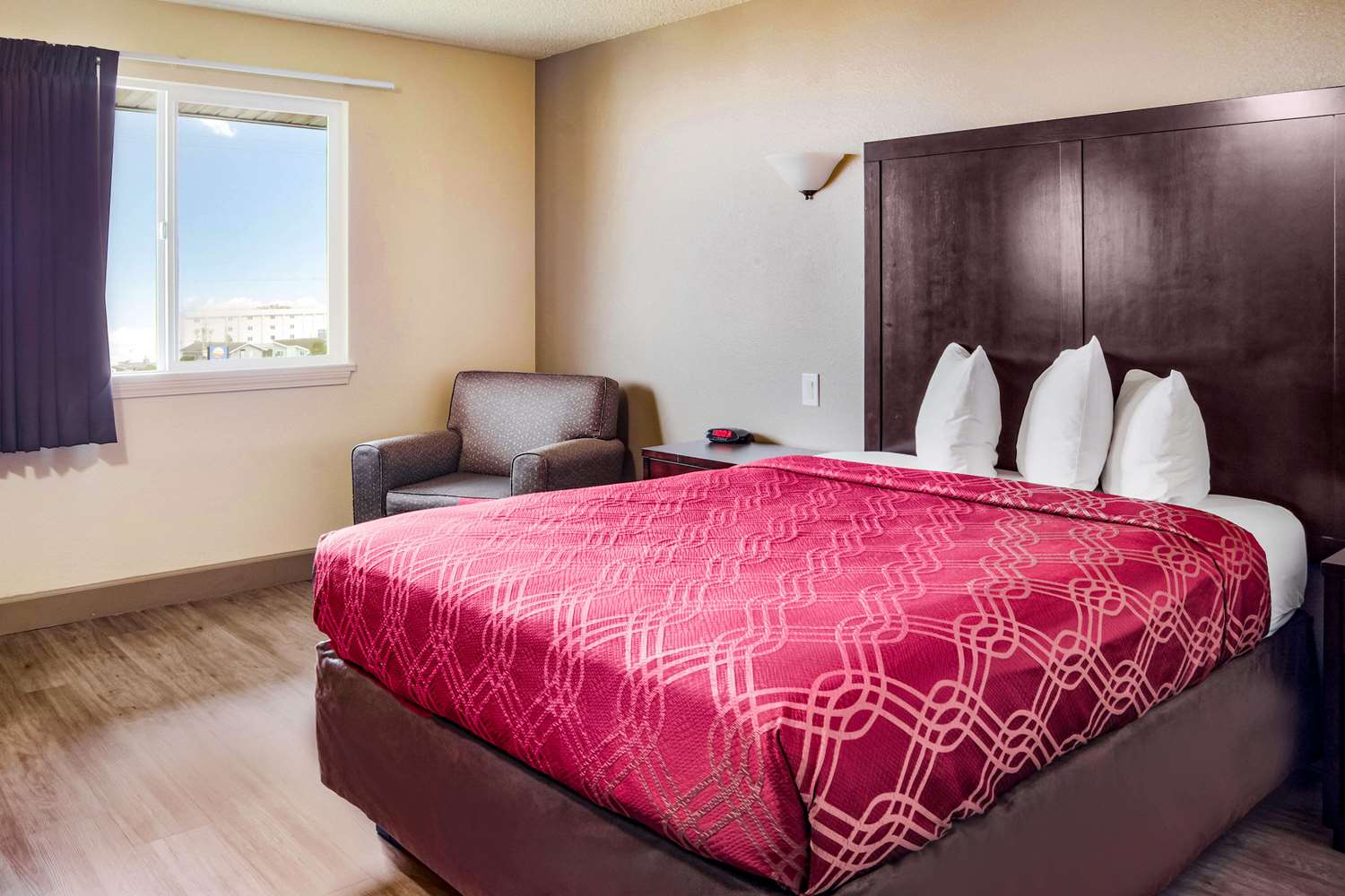Econo Lodge Newport OR 4/14