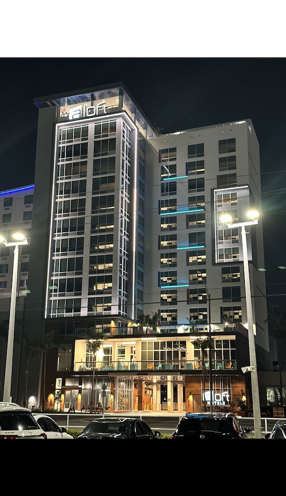 Aloft Fort Lauderdale Airport 1/46