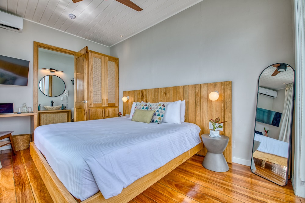 Tropical Suites Hotel 19/67