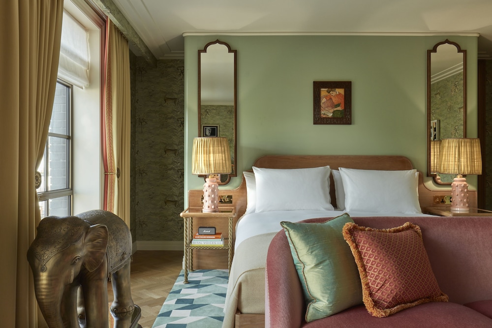 BROADWICK, SUITE