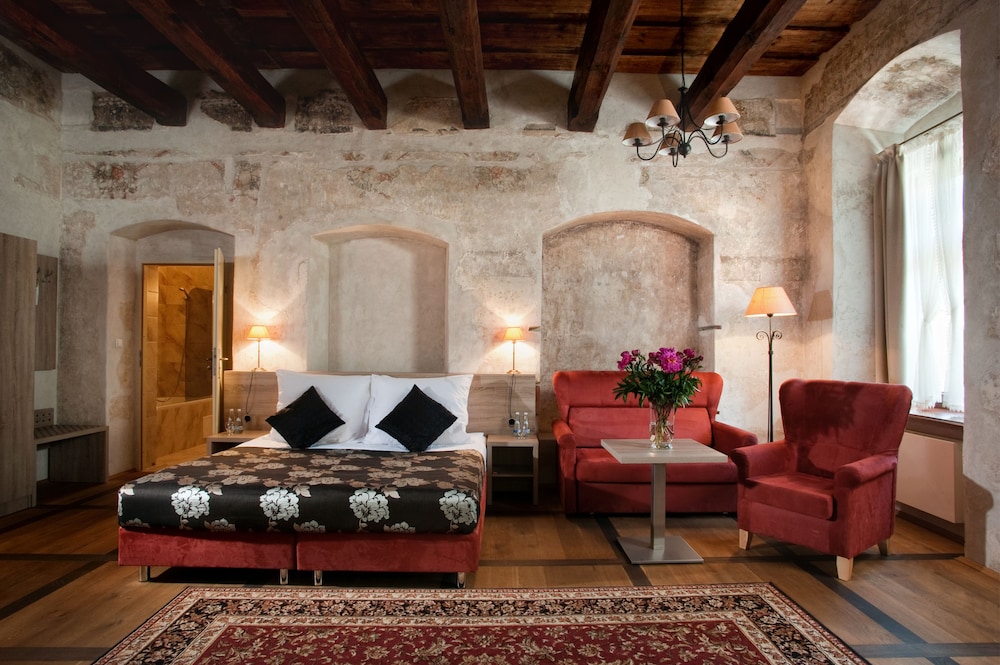 Hotel Santi 14/56