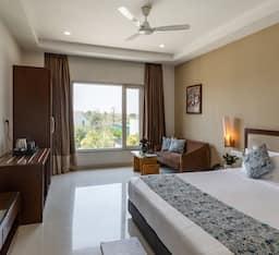 SUPERIOR, QUEEN BED