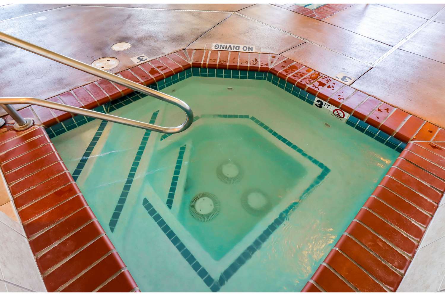 Quality Inn & Suites Sequim at Olympic National Park 9/21