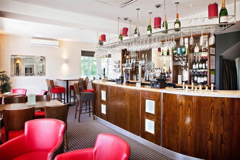 315 Bar And Restaurant 18/25