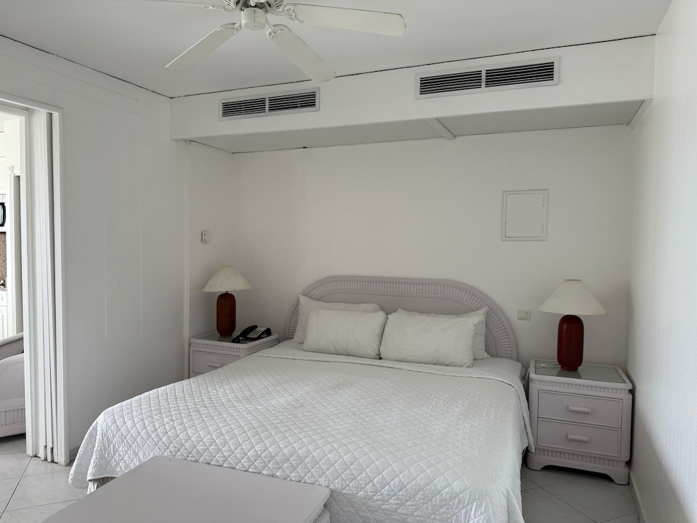 Superior, Studio, Suite, King Bed, Lagoon View