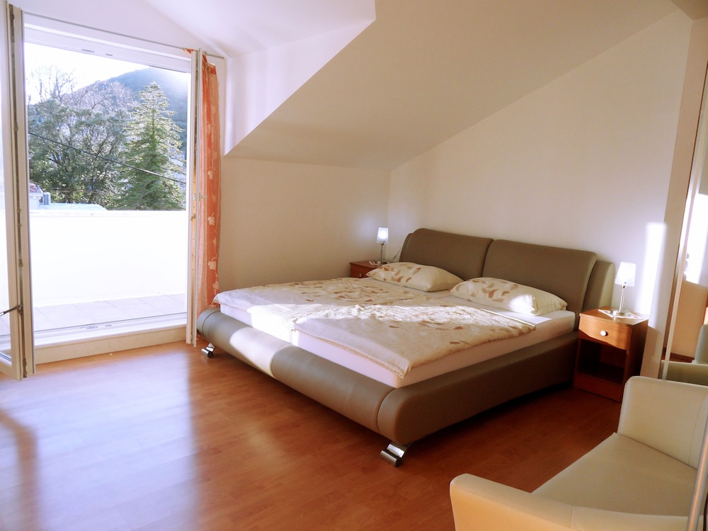 Adria Apartments 8/50