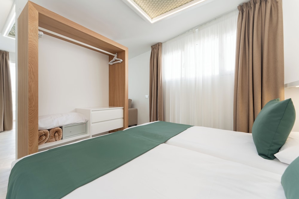 Alsol Los Caribes II - Adults Only 12/33