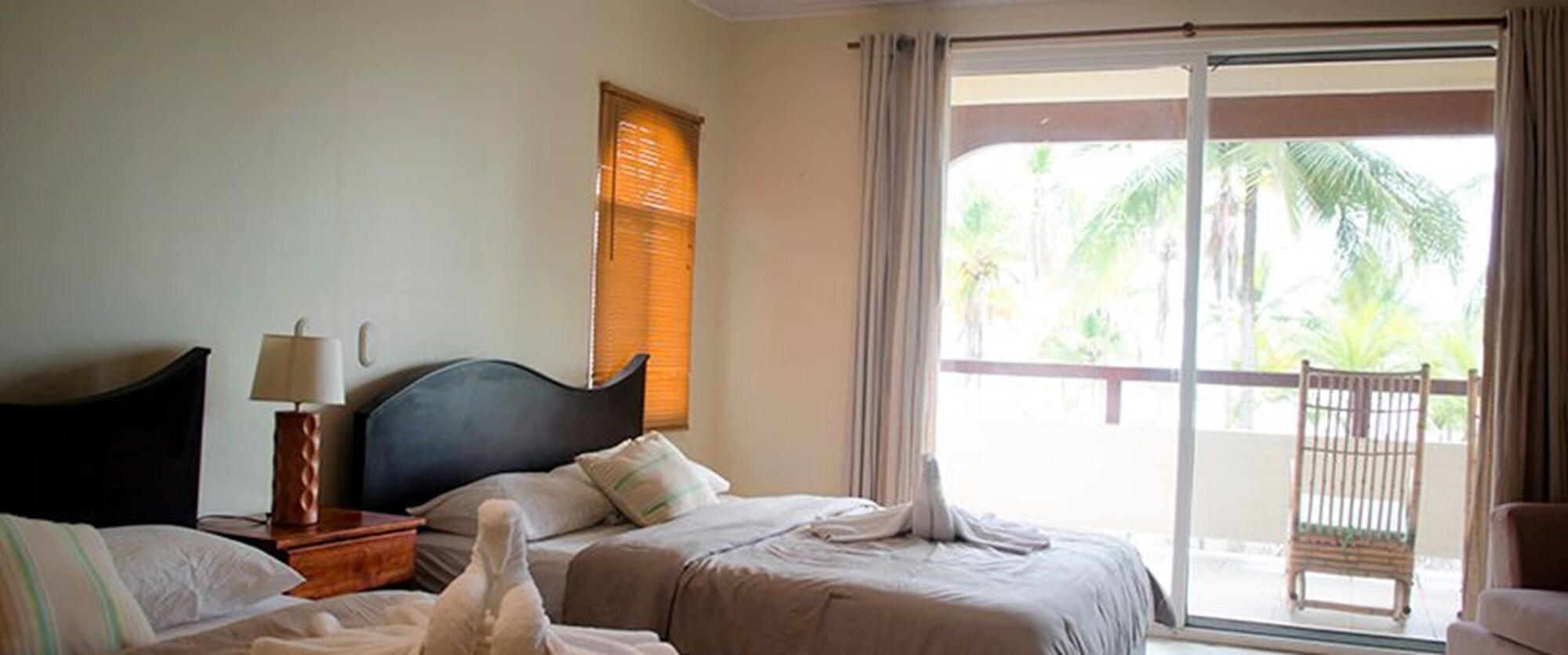 Suite, 2 Queen Beds, Beach Front