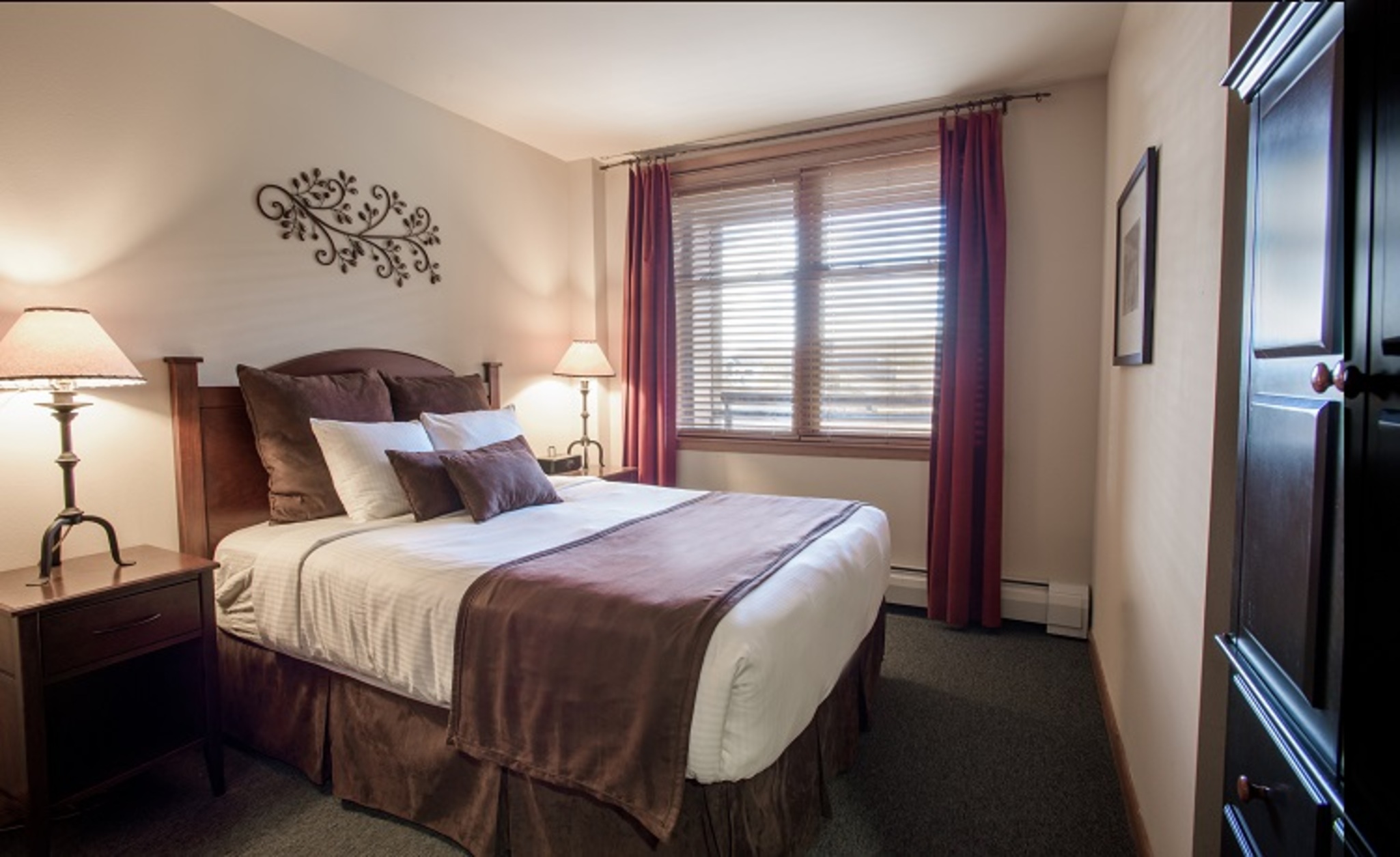 1 Bedroom, Select