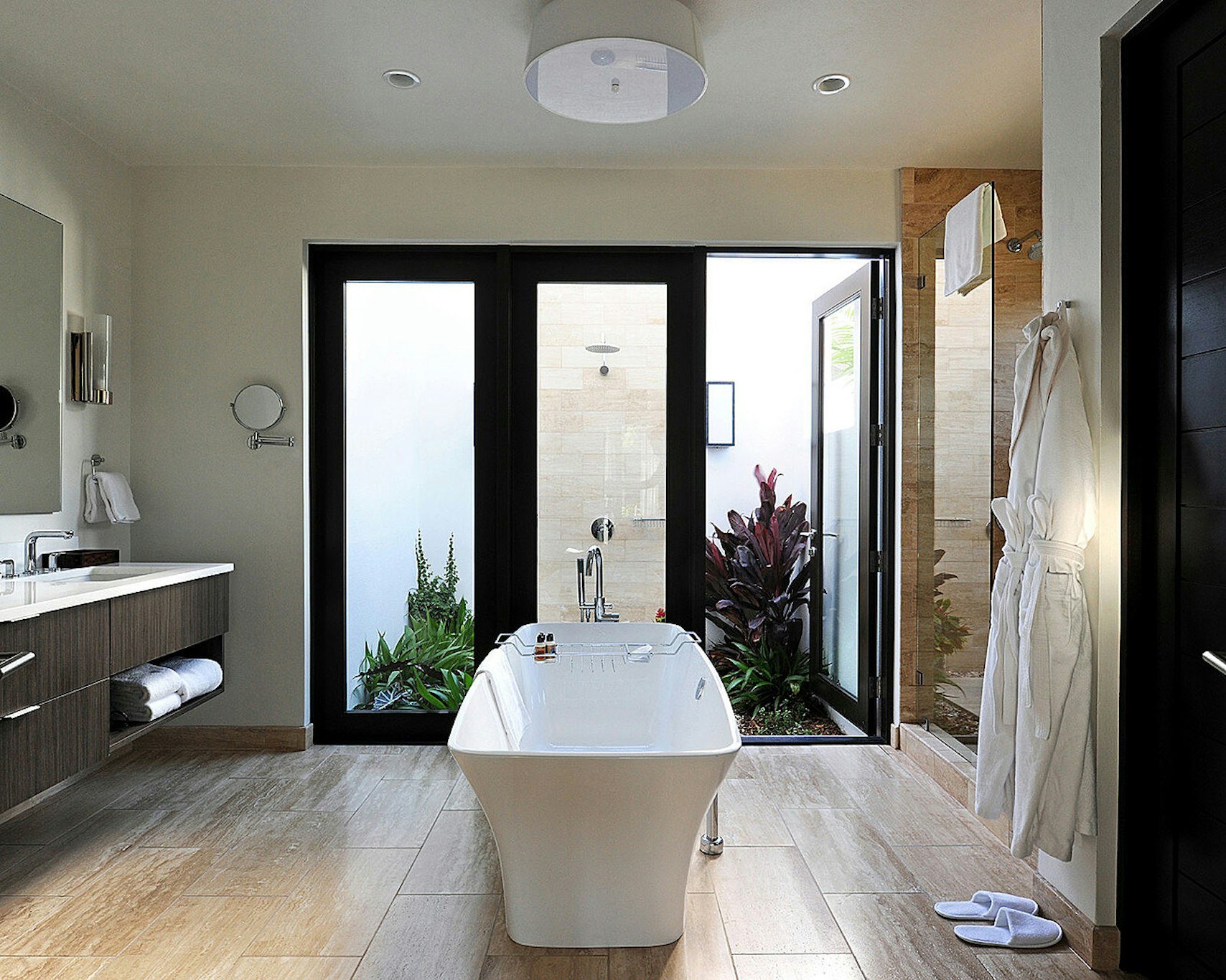 4 Bedrooms, Beach Villa, 3 King Beds, 2 Queen Beds
