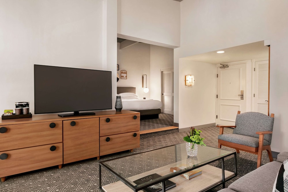 Hilton Scottsdale Resort & Villas 8/77