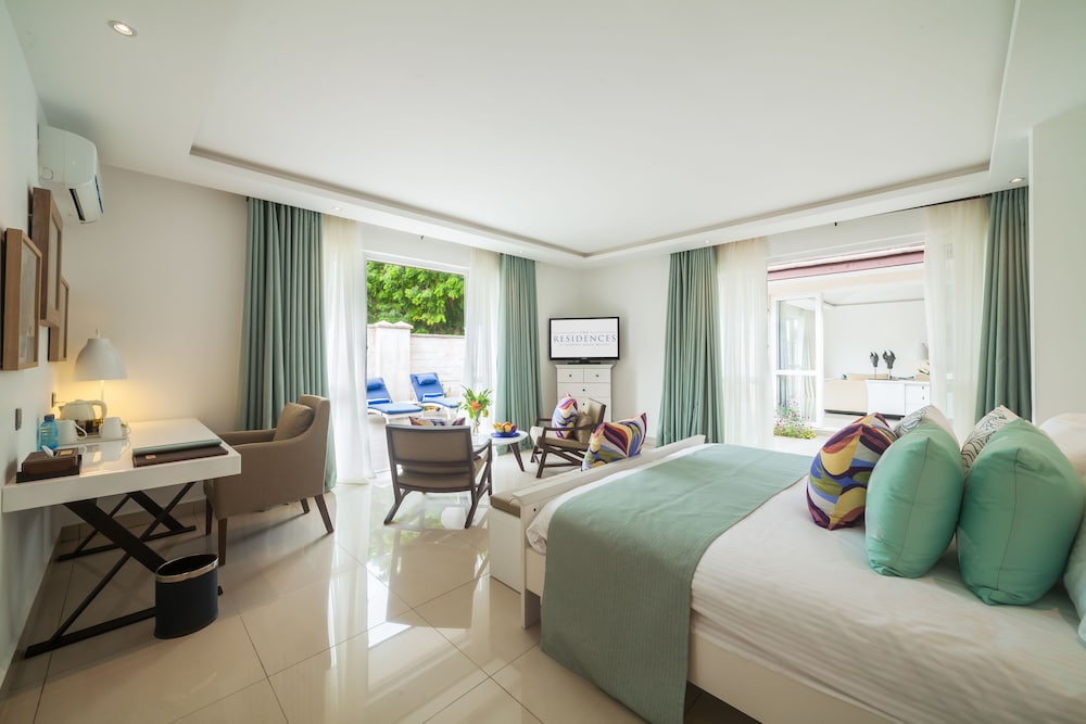 2 Bedrooms, Apartment, 1 King and 2 Queen Beds