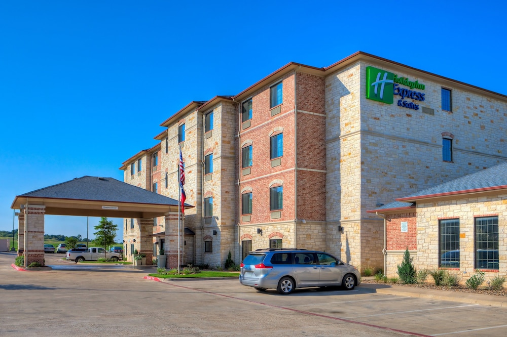 Holiday Inn Express And Suites Granbury 7/56