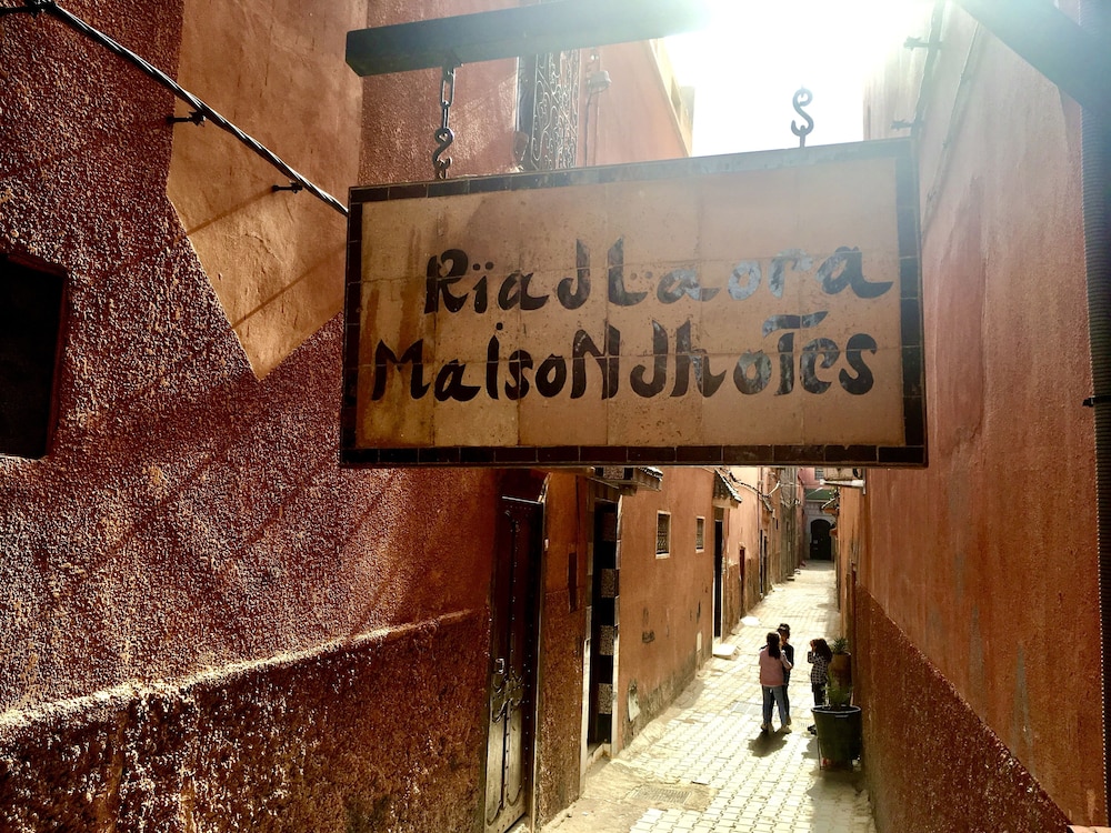 Riad Laora 4/80