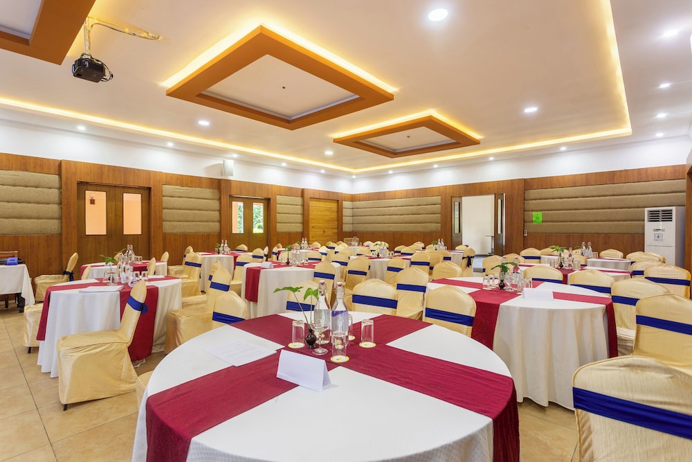 Atithi Resort And Spa 57/67