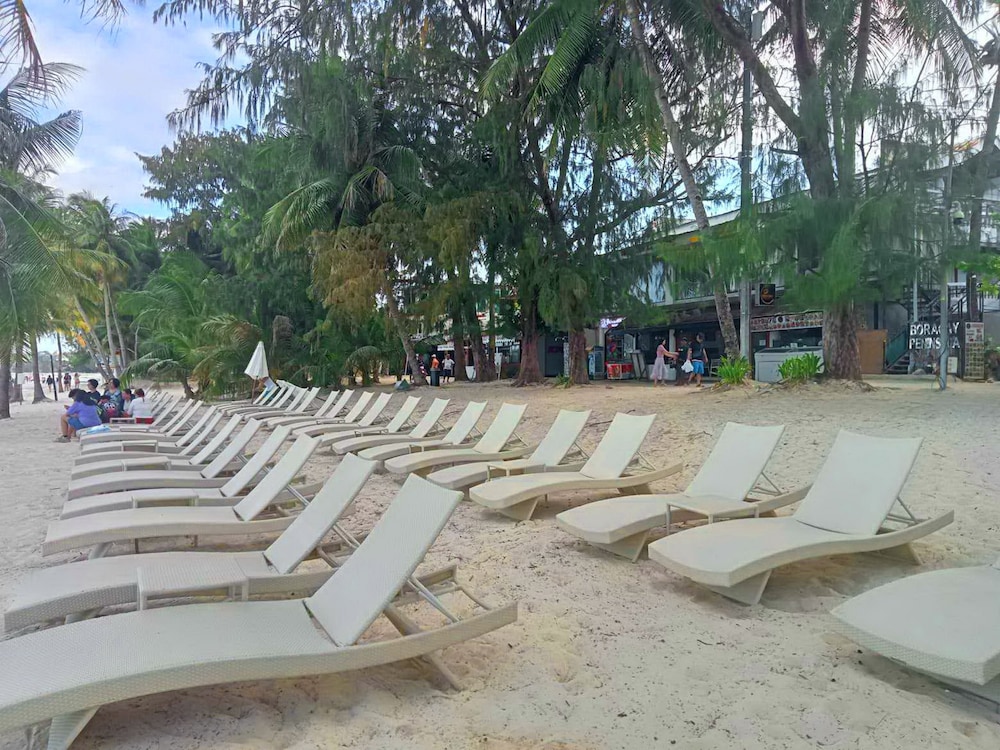 Boracay Peninsula Resort 31/38