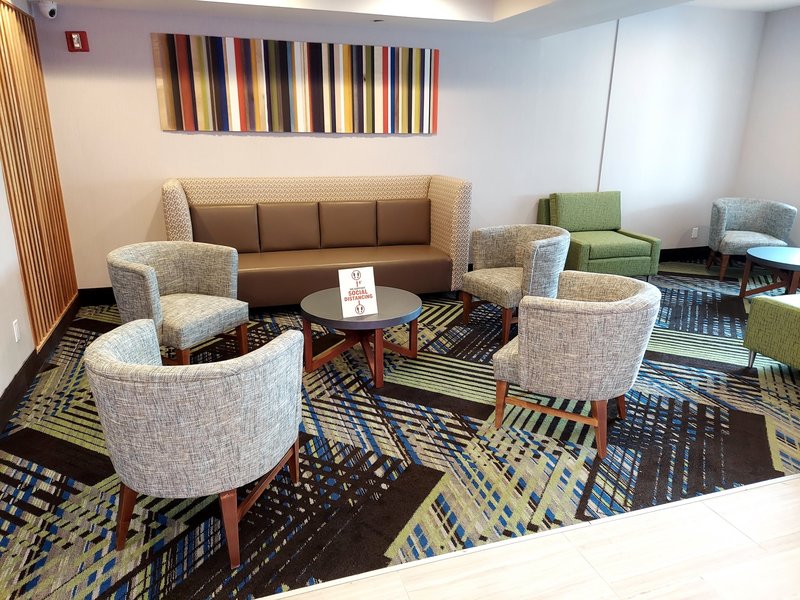 Holiday Inn Express Queens - Maspeth 40/65