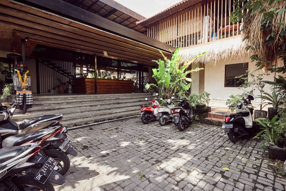 Outpost Penestanan 31/37