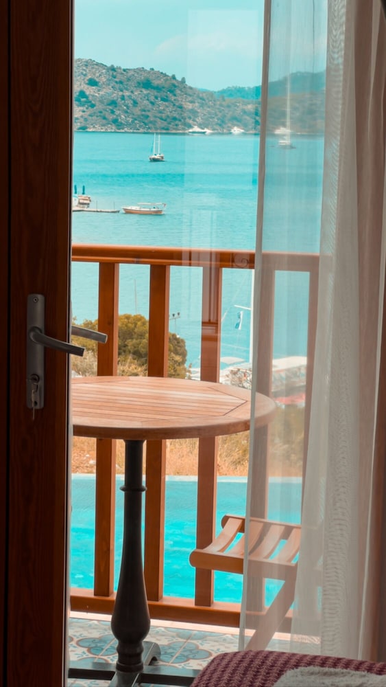 Alice Tatil Evi 26/30