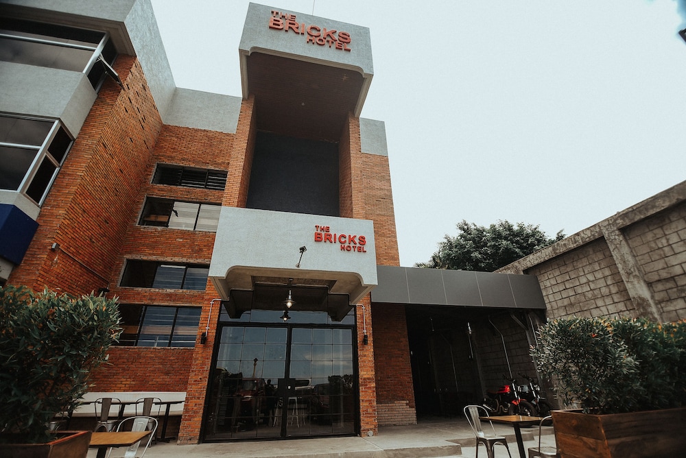 The Bricks Hotel 1/43