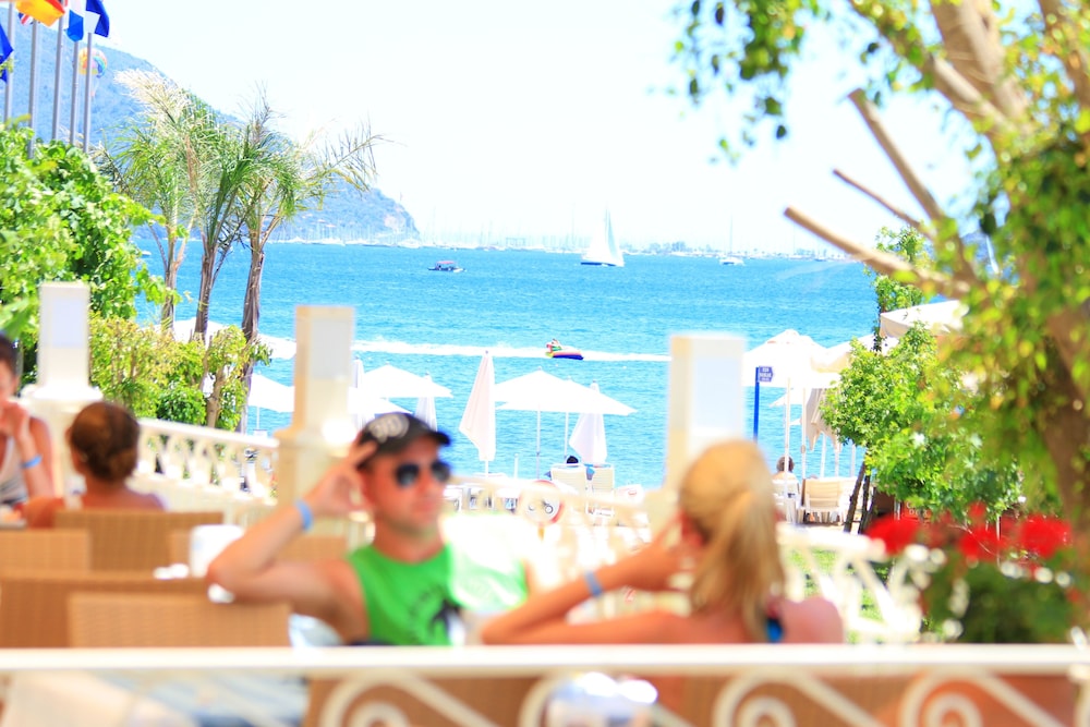 Hawaii Hotel 5/49
