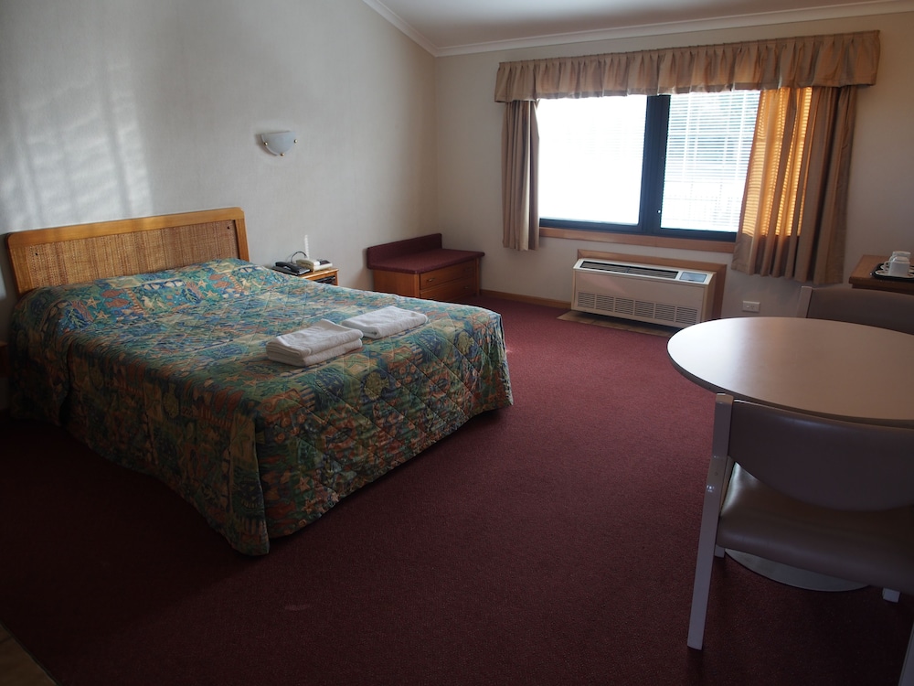 ASCOT MOTOR INN 5/32