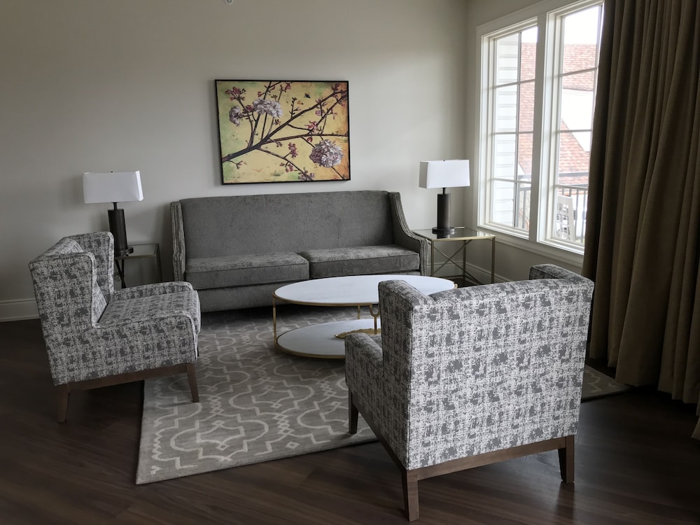 The Inn At Meadowbrook 21/50