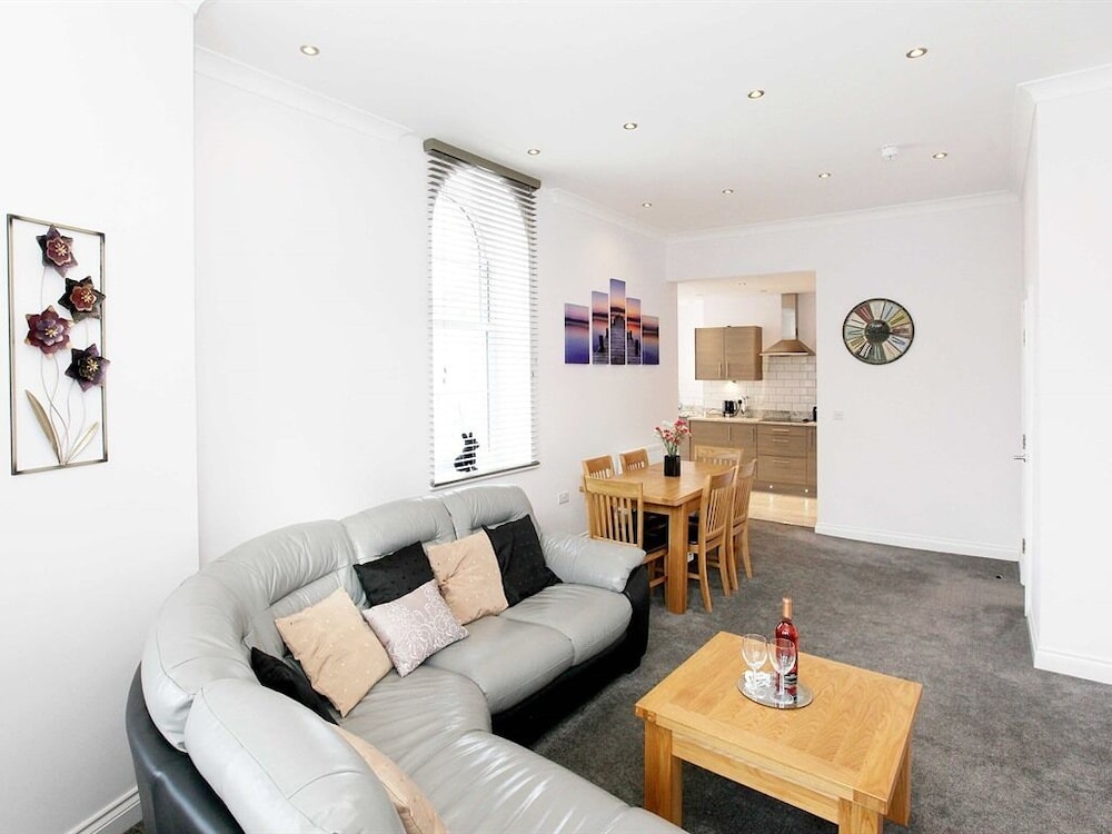 Austen's Luxury Apartments 27/50