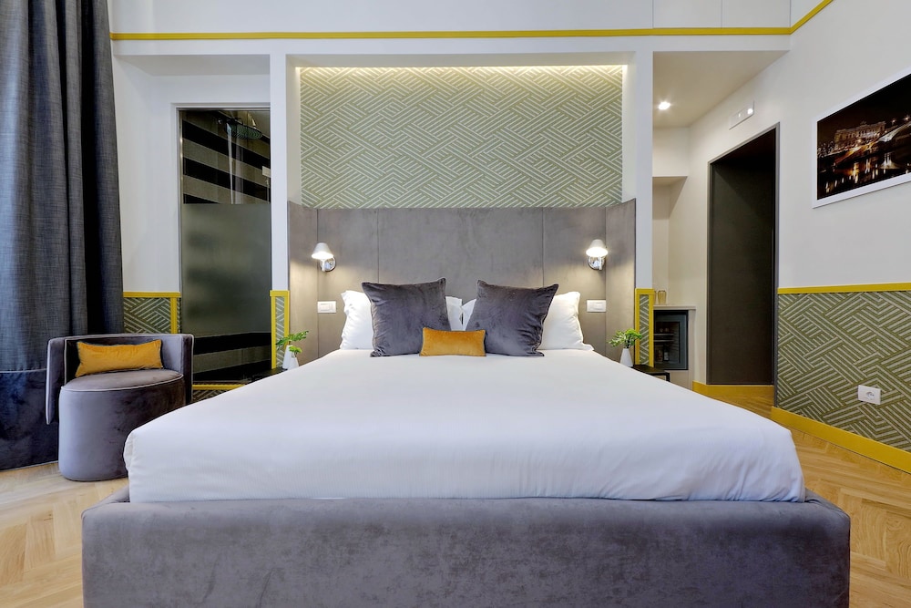 Roma Five Suites 10/50