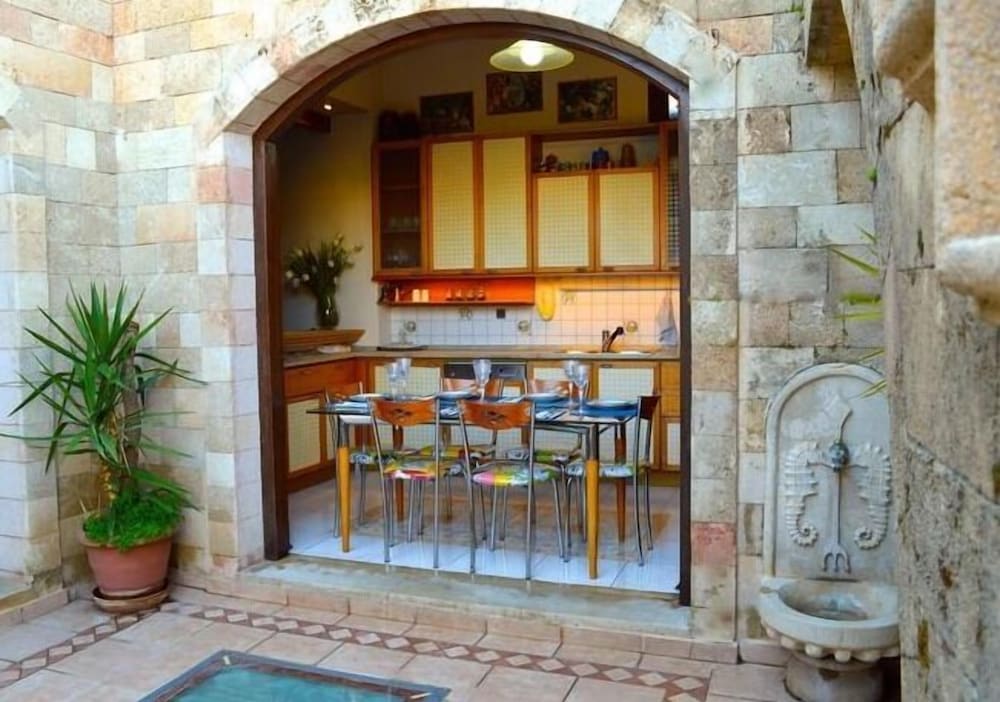 Medieval Villa 9/46