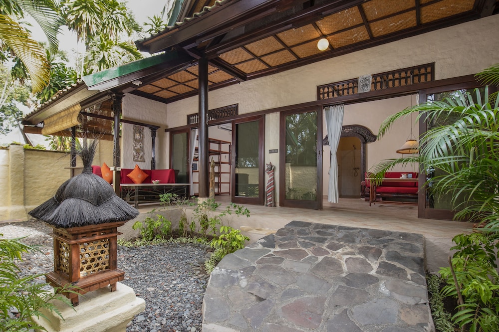 Alam Anda Ocean Front Resort And Spa 3/50