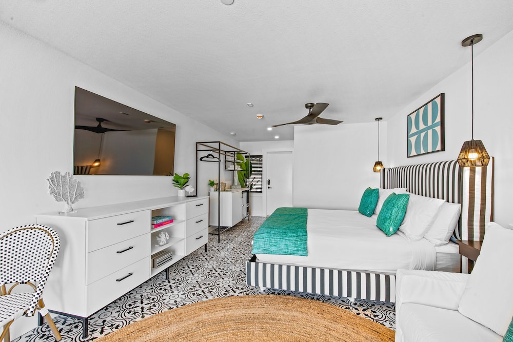 Seaside at Anna Maria Island Inn 24/46