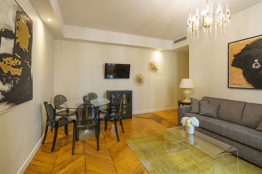 Apartments Du Louvre - Le Marais 30/50