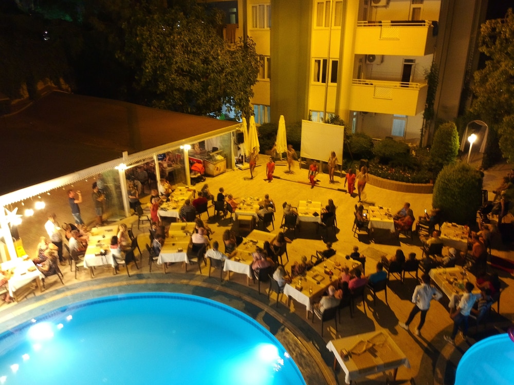 Melissa Garden Aparthotel 52/58