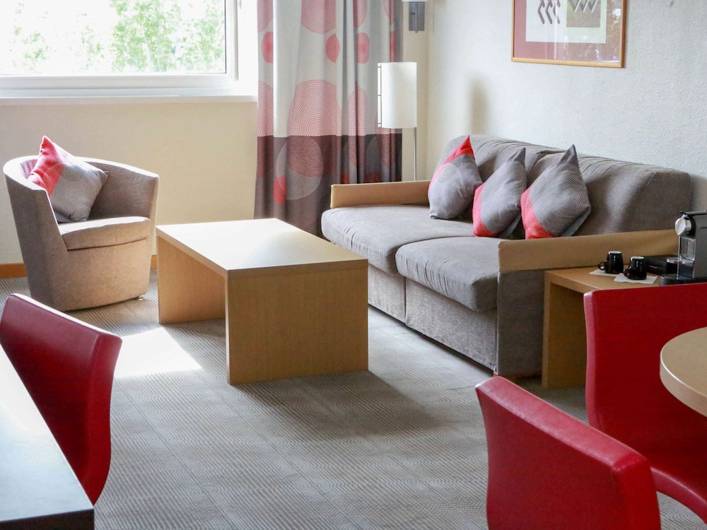 NOVOTEL AVIGNON NORD 25/48